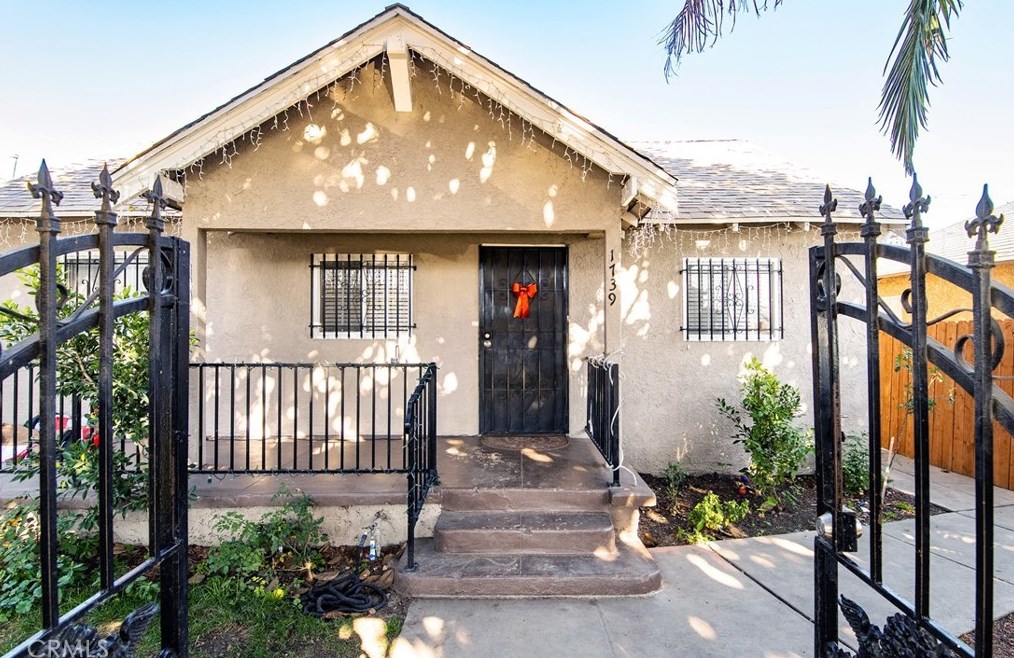 1739 56th St, Los Angeles CA  90062-2730 exterior