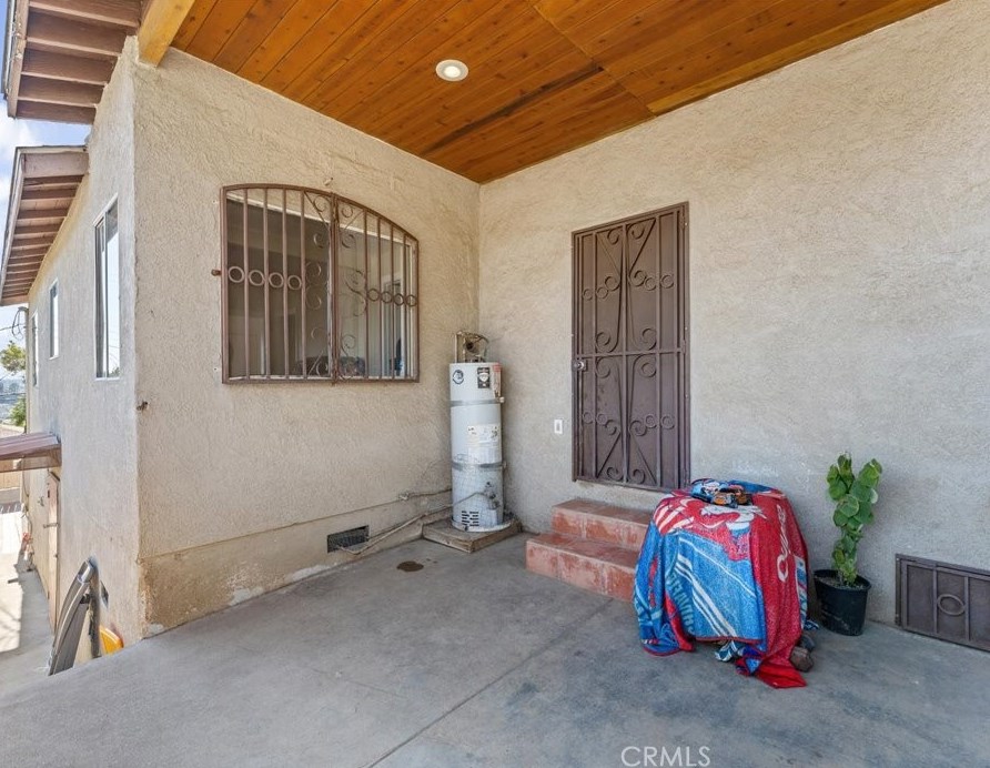 5907 Weaver St, Los Angeles CA  90042-1915 exterior