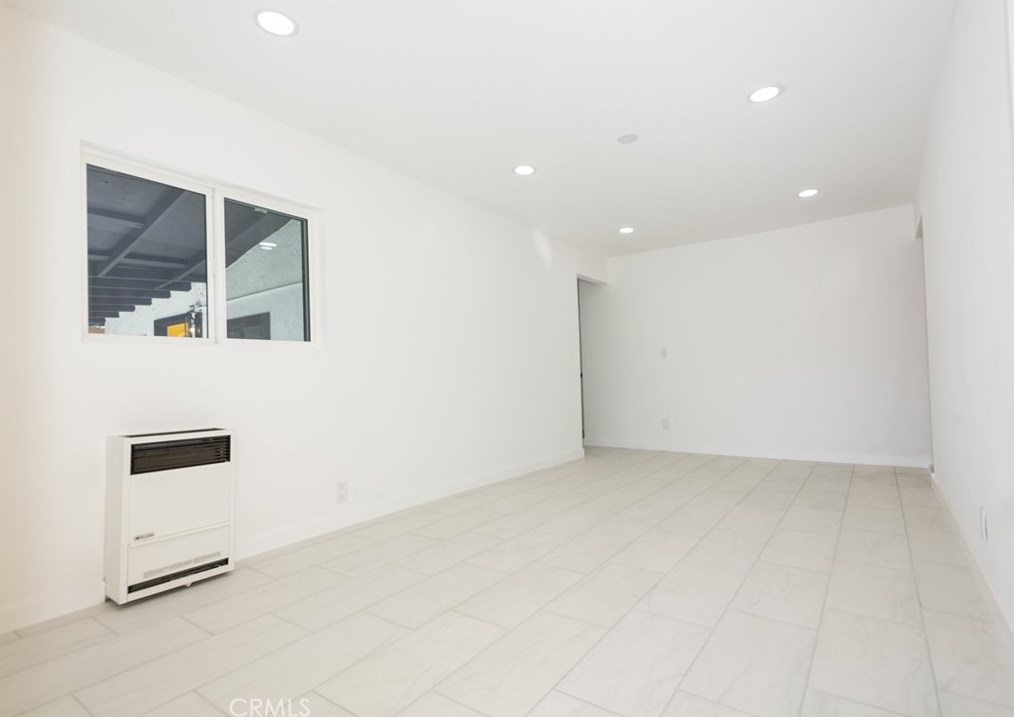 3687 5th St, Los Angeles CA  90020-2810 exterior