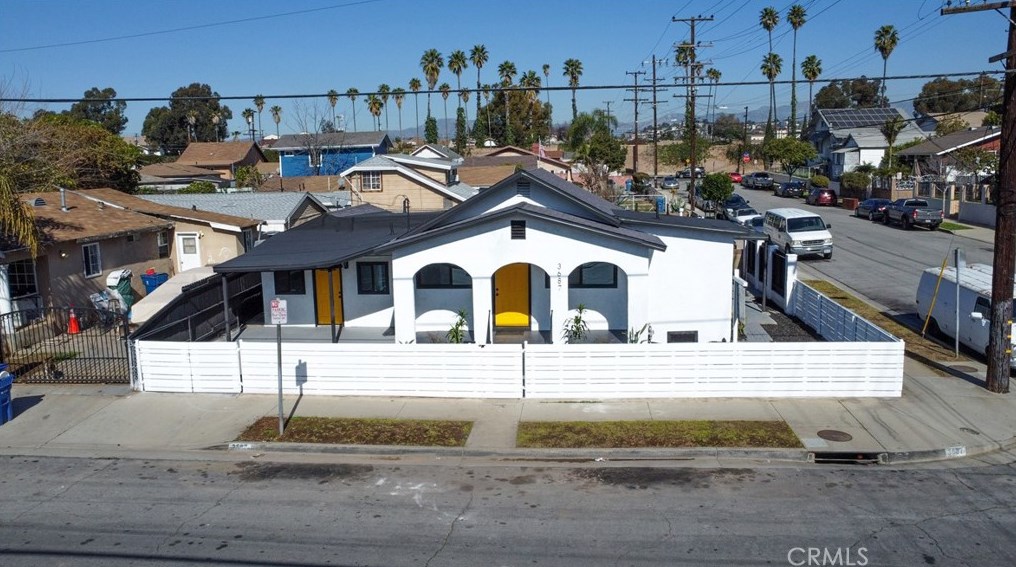 3687 5th St, Los Angeles CA  90020-2810 exterior