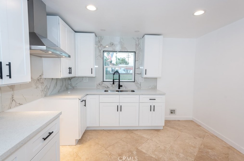 3687 5th St, Los Angeles CA  90020-2810 exterior