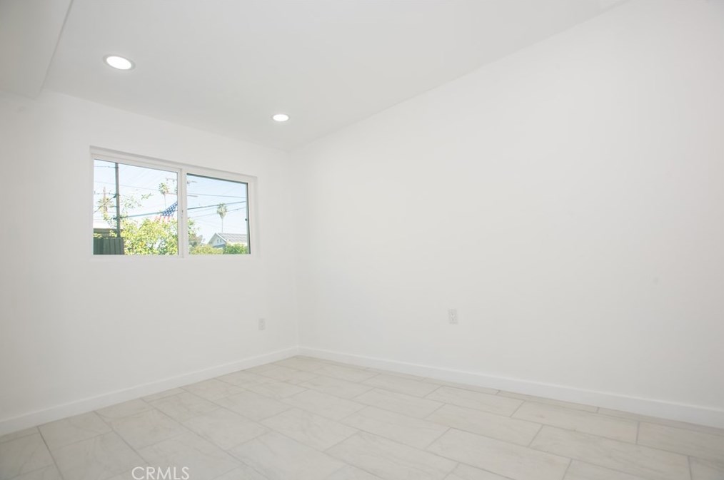 3687 5th St, Los Angeles CA  90020-2810 exterior