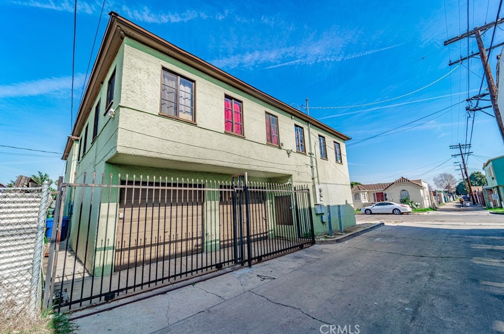 6203 Harvard Blvd, Los Angeles CA  90047-1409 exterior