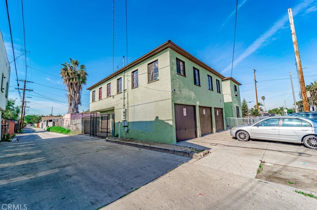 6203 Harvard Blvd, Los Angeles CA  90047-1409 exterior
