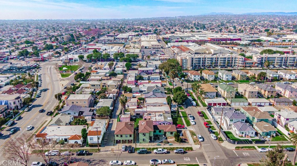 6203 Harvard Blvd, Los Angeles CA  90047-1409 exterior