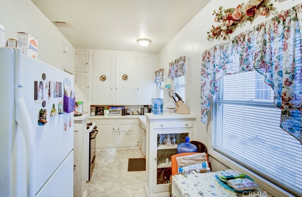 729 Chicago St, Los Angeles CA  90023-1215 exterior