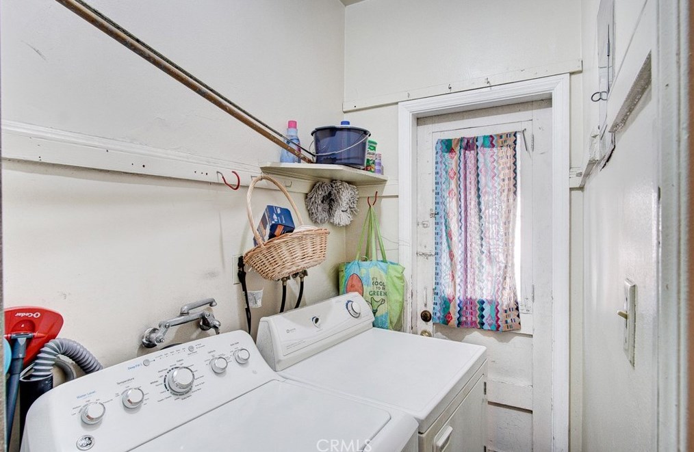 729 Chicago St, Los Angeles CA  90023-1215 exterior