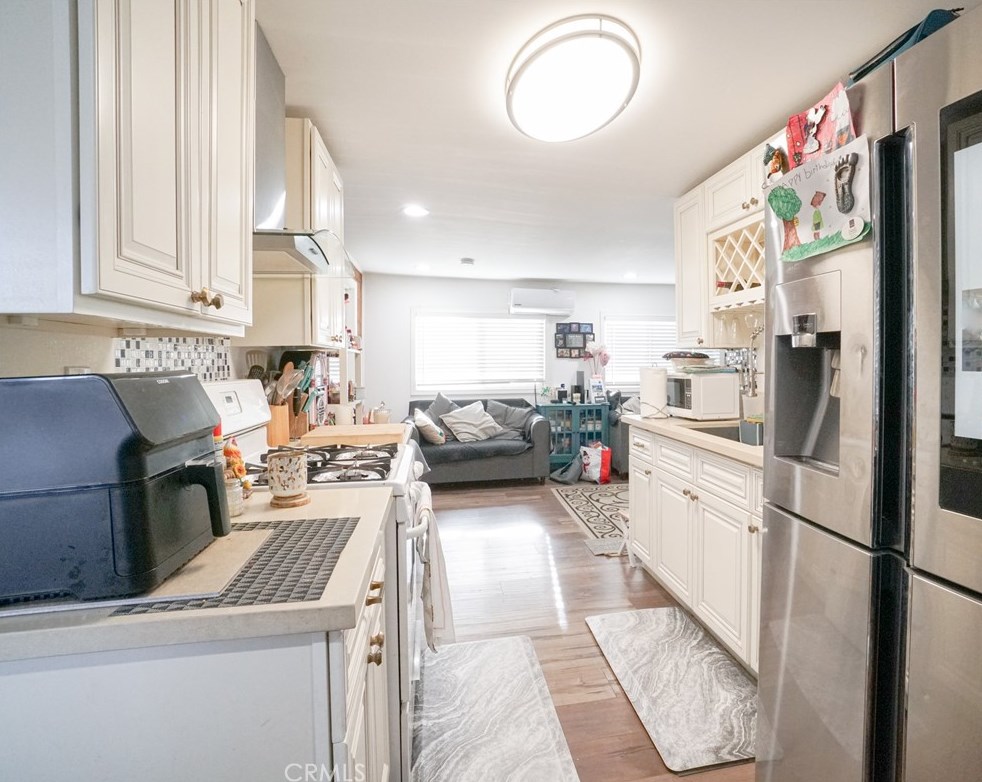 3925 2nd St, Los Angeles CA  90004-5310 exterior