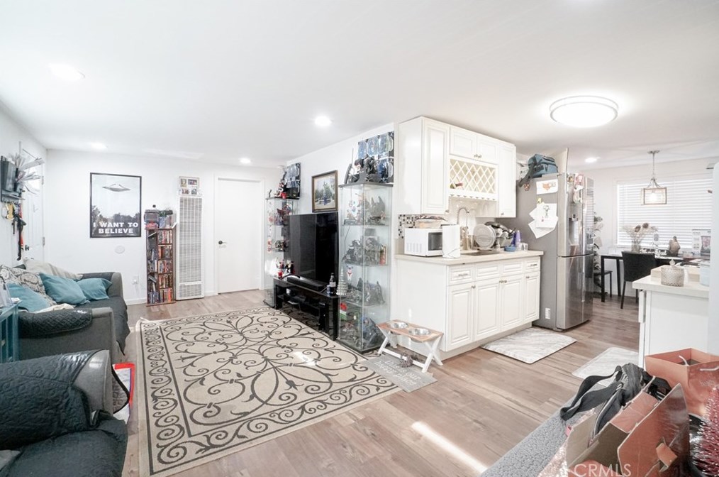3925 2nd St, Los Angeles CA  90004-5310 exterior