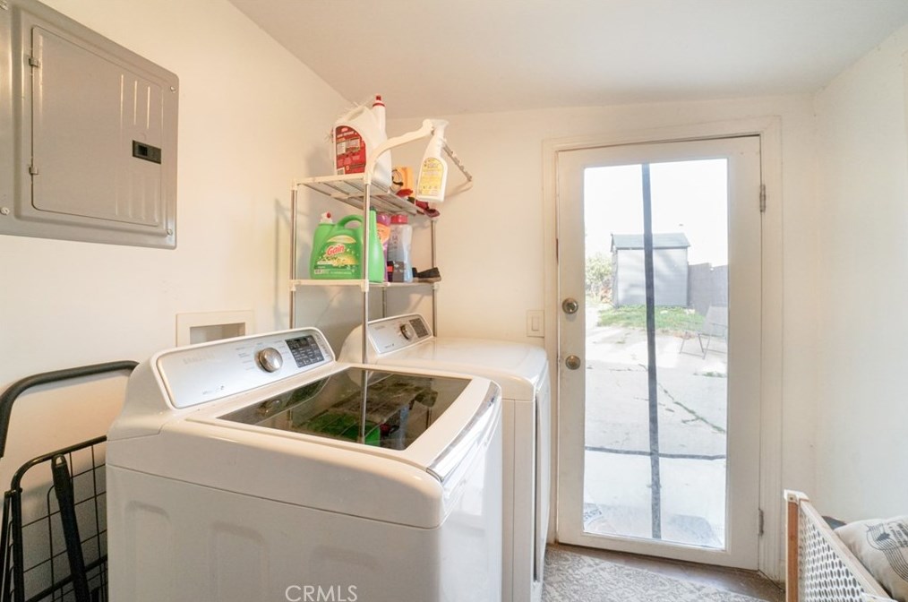 3925 2nd St, Los Angeles CA  90004-5310 exterior
