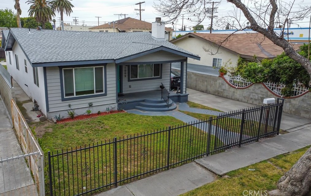 1009 76th Pl, Los Angeles CA  90001-2907 exterior