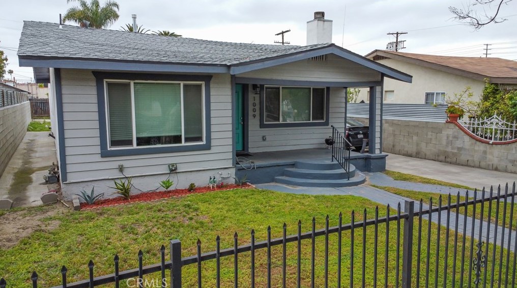 1009 76th Pl, Los Angeles CA  90001-2907 exterior