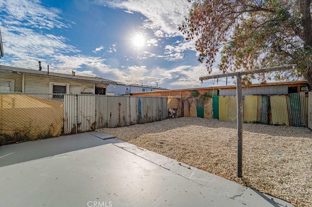 8131 Morton Ave, Los Angeles CA  90001-3539 exterior