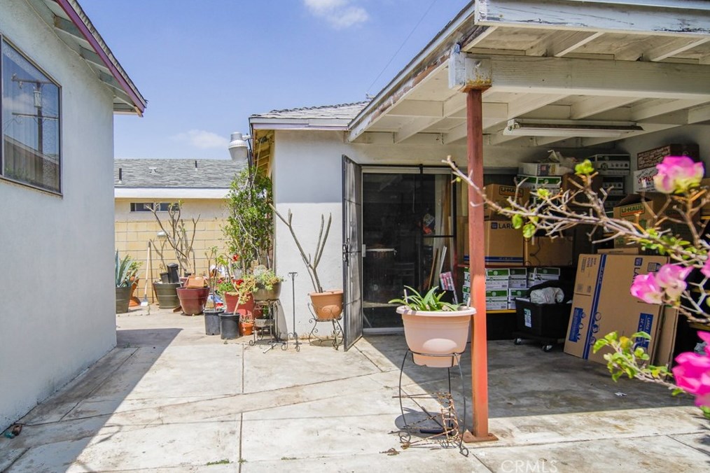 6023 Hereford Dr, Los Angeles CA  90022-5311 exterior