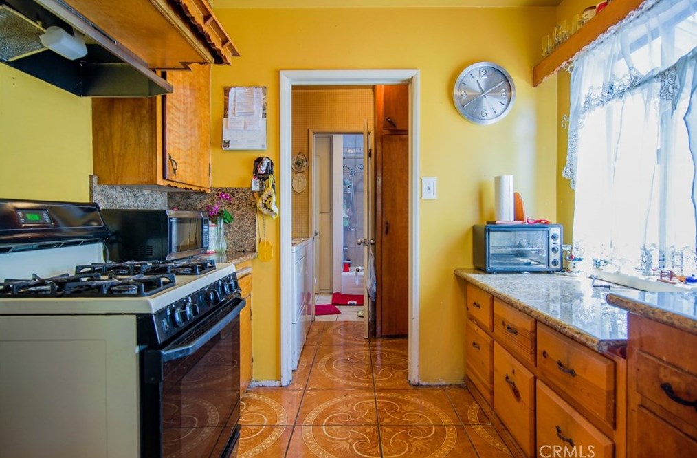 6023 Hereford Dr, Los Angeles CA  90022-5311 exterior