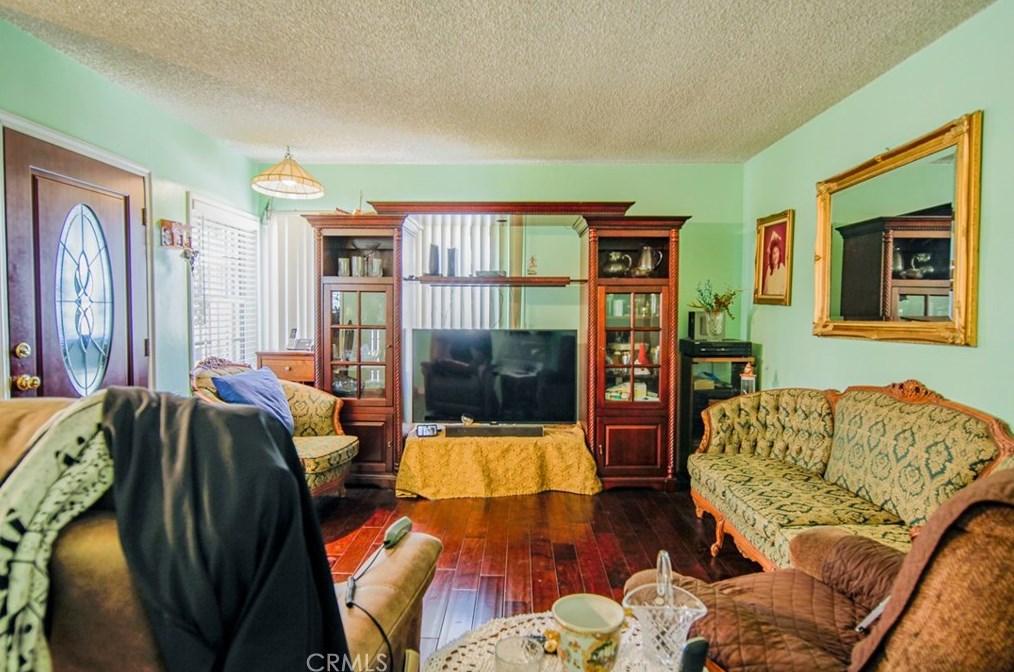 6023 Hereford Dr, Los Angeles CA  90022-5311 exterior