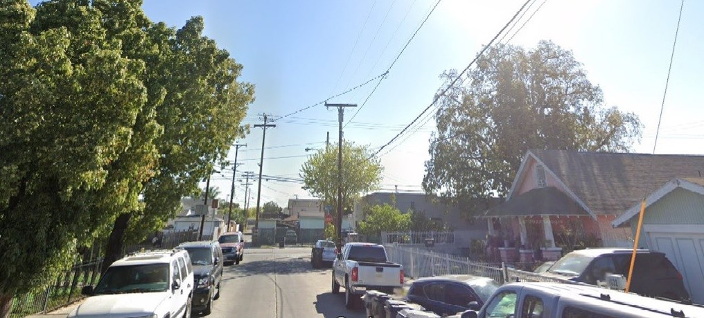1632 83rd St, Los Angeles CA  90001-3908 exterior
