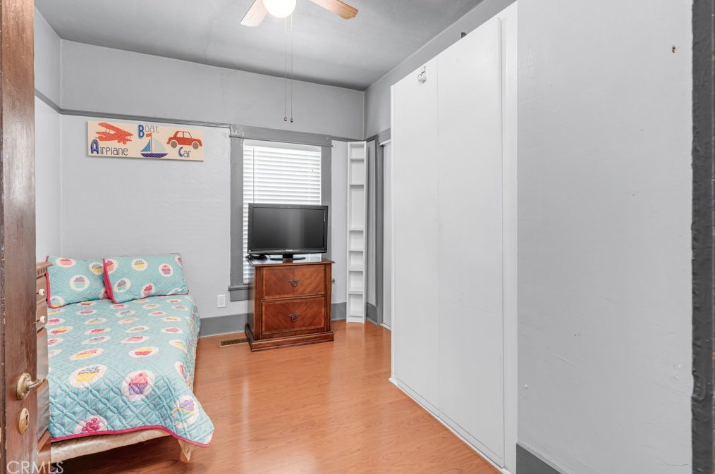 504 47th St, Los Angeles CA  90011-3904 exterior