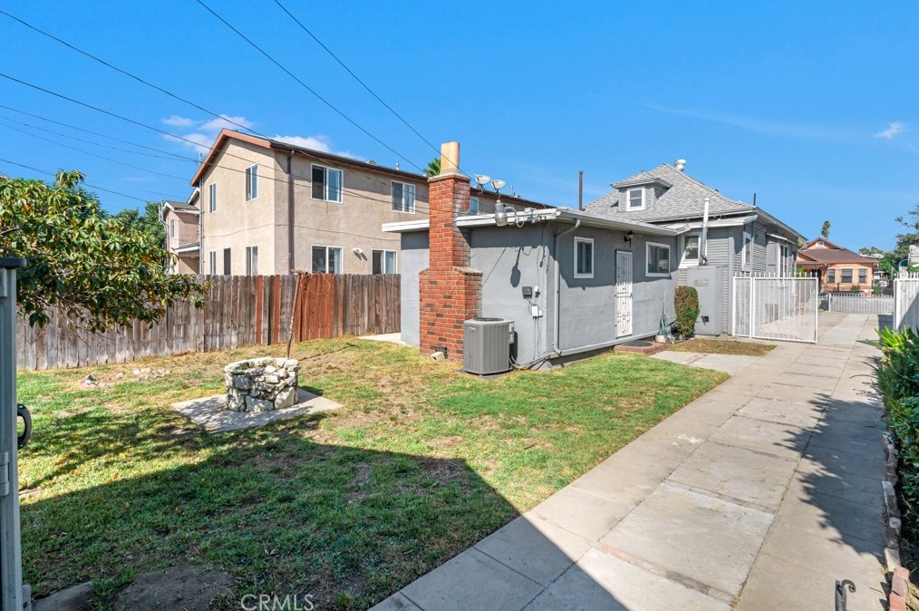 504 47th St, Los Angeles CA  90011-3904 exterior