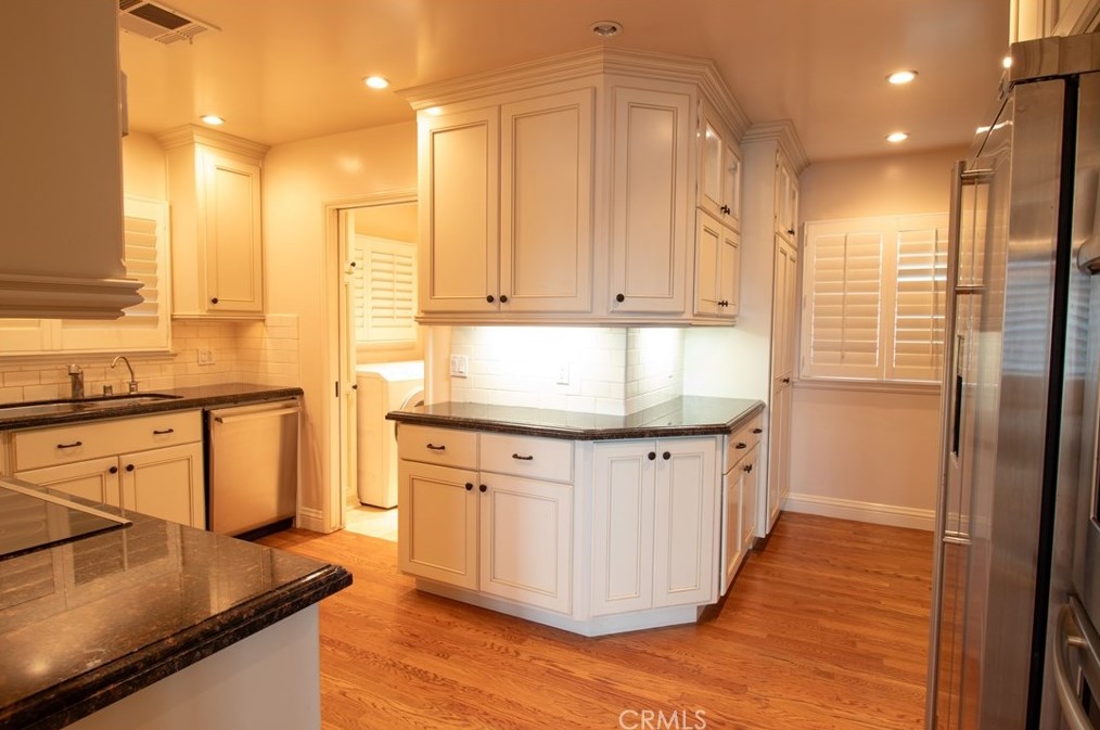 160 Mauna Loa Dr, Monrovia CA  91016-2018 exterior