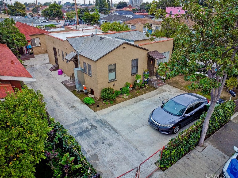 962 La Verne Ave, Los Angeles CA  90022-3826 exterior