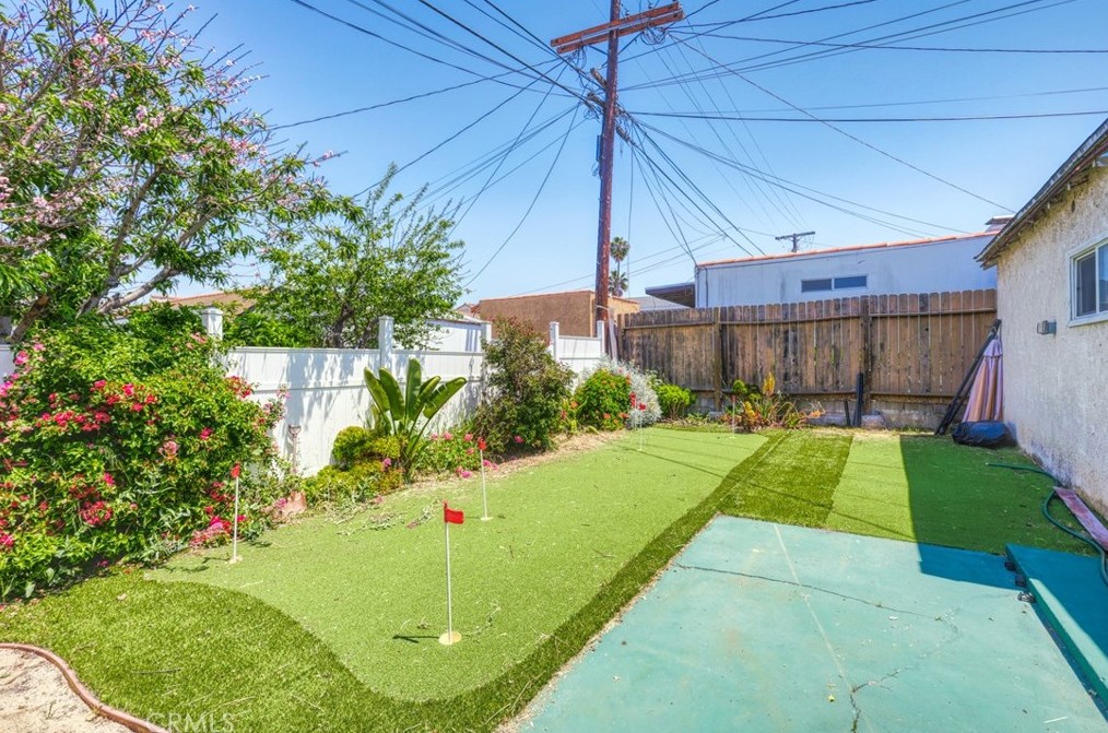 4039 60th St, Los Angeles CA  90043-3636 exterior