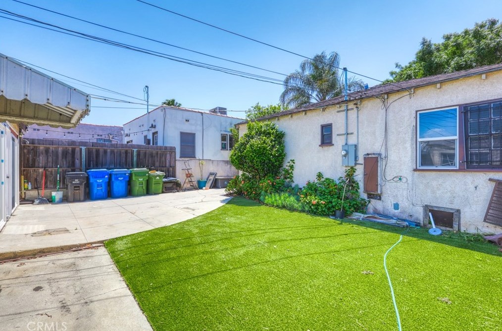 4039 60th St, Los Angeles CA  90043-3636 exterior