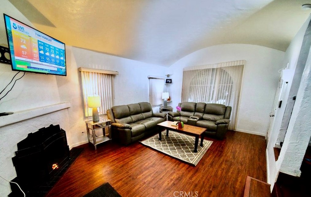 4221 59th Pl, Los Angeles CA  90043-3449 exterior