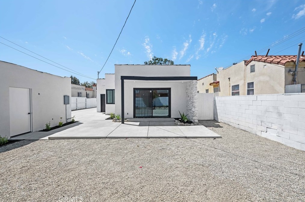 8906 Harvard Blvd, Los Angeles CA  90047-3613 exterior