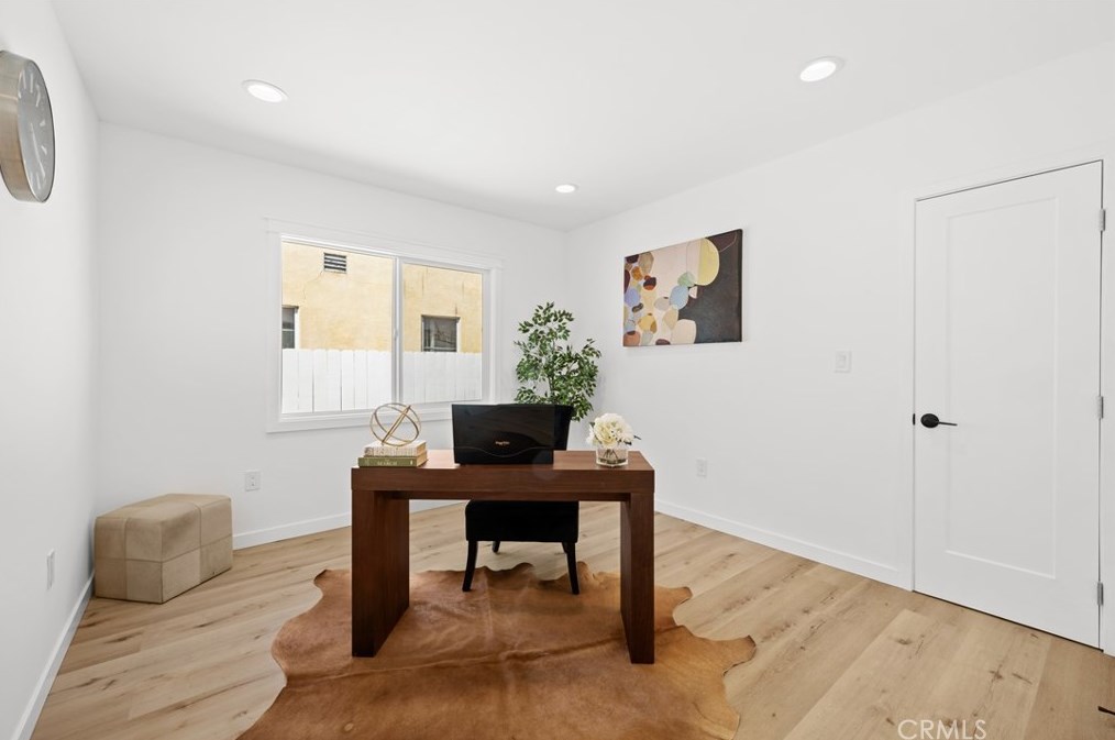 8906 Harvard Blvd, Los Angeles CA  90047-3613 exterior