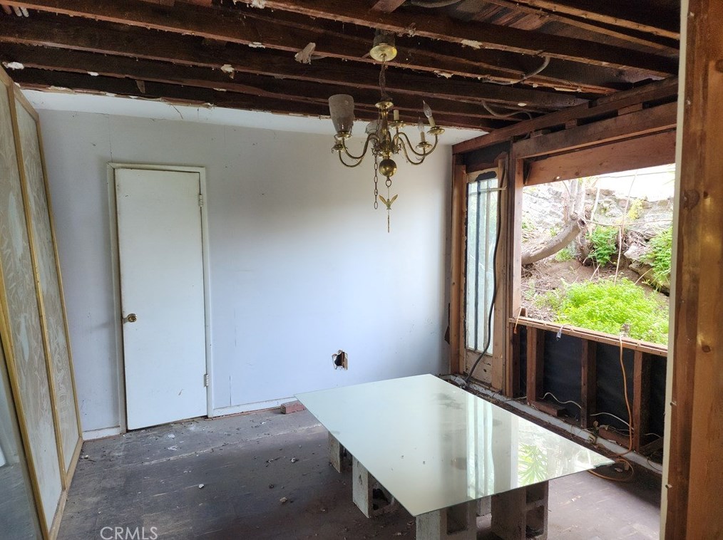 1832 Burnell Dr, Los Angeles CA  90065-1910 exterior