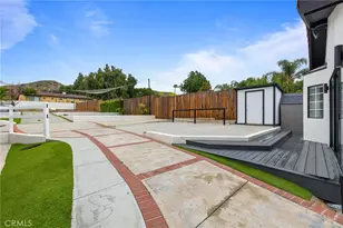 10635 Foothill Blvd, Sylmar, CA 91342 - Photo 37