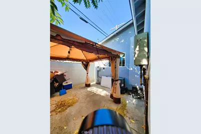 211 W 52nd Street, Los Angeles, CA 90037 - Photo 3