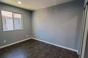 211 W 52nd St, Los Angeles, CA 90037 - Photo 7