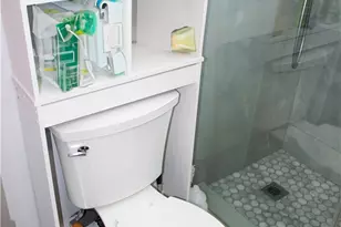 8118 Gentry Ave, North Hollywood, CA 91605 - Photo 23