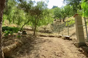 1539 N Cliff Dr, Los Angeles, CA 90065 - Photo 1