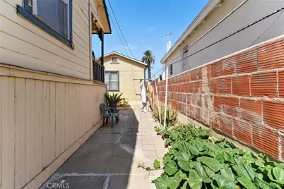 1050 S Berendo Street, Los Angeles, CA 90006 - Photo 23