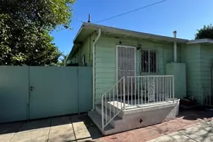 1199 W 38th St, Los Angeles, CA 90037 - Photo 13
