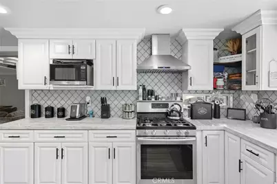 1474 Greenbriar Avenue, Corona, CA 92878 - Photo 11