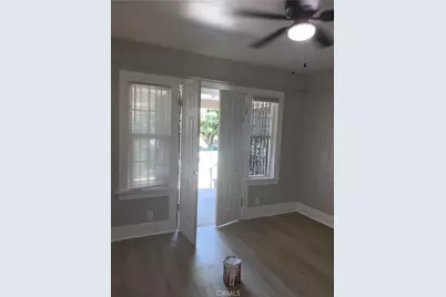 636 W 52nd, Los Angeles, CA 90037 - Photo 3