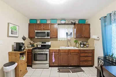 1038 Hollister St, San Fernando, CA 91340 - Photo 13