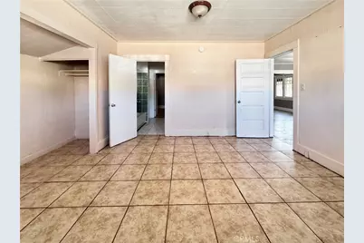 614 W 60th Street, Los Angeles, CA 90044 - Photo 7