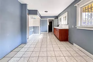 614 W 60th St, Los Angeles, CA 90044 - Photo 5