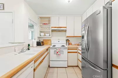 27645 J Susan Beth Way, Saugus, CA 91350 - Photo 19