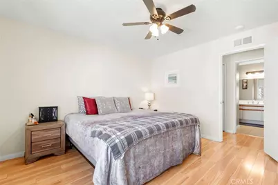 27645 J Susan Beth Way, Saugus, CA 91350 - Photo 25