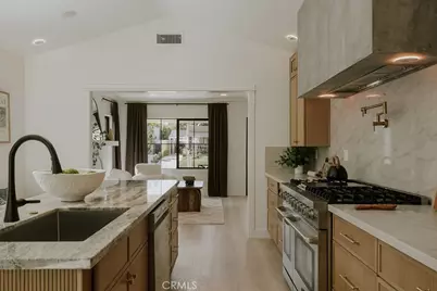 584 N Plymouth, Los Angeles, CA 90004 - Photo 17