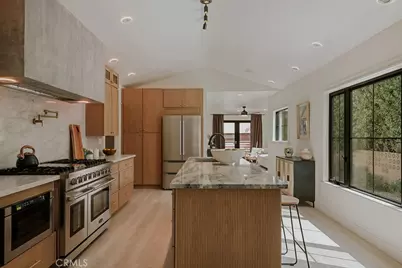 584 N Plymouth, Los Angeles, CA 90004 - Photo 15