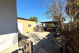 9715 Grandee, Los Angeles, CA 90002 - Photo 5