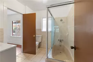 1021 W 53rd St, Los Angeles, CA 90037 - Photo 17