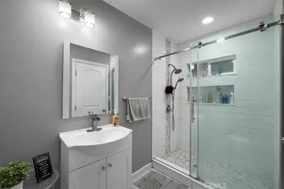 404 S Woods Avenue, East Los Angeles, CA 90022 - Photo 15